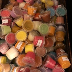 20pcs of assorted wax melts.